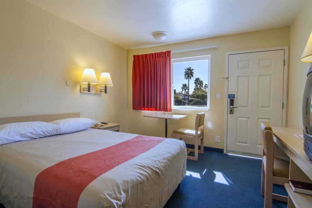 Motel 6 Mesa North Exteriér fotografie